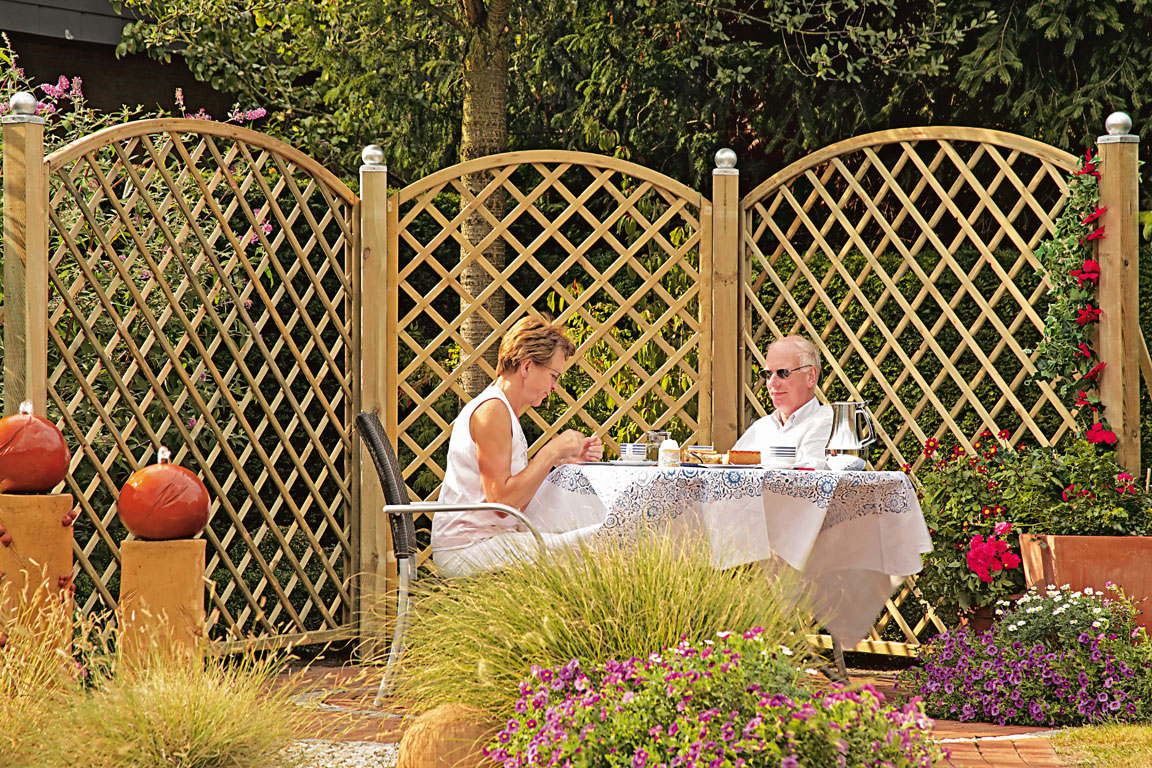 Ambiente mit Bogen-Rankzaun-Serie 120 x 180/160 cm 