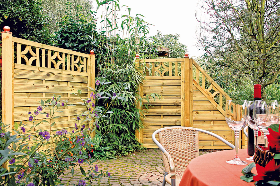 Ambiente mit Antikzaun-Serie Ecke