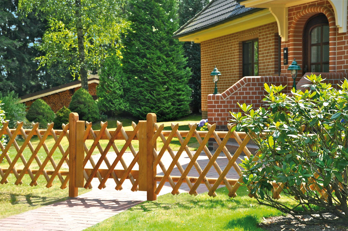 Ambiente mit Jägerzaun Doppeltor 300 x 120 cm