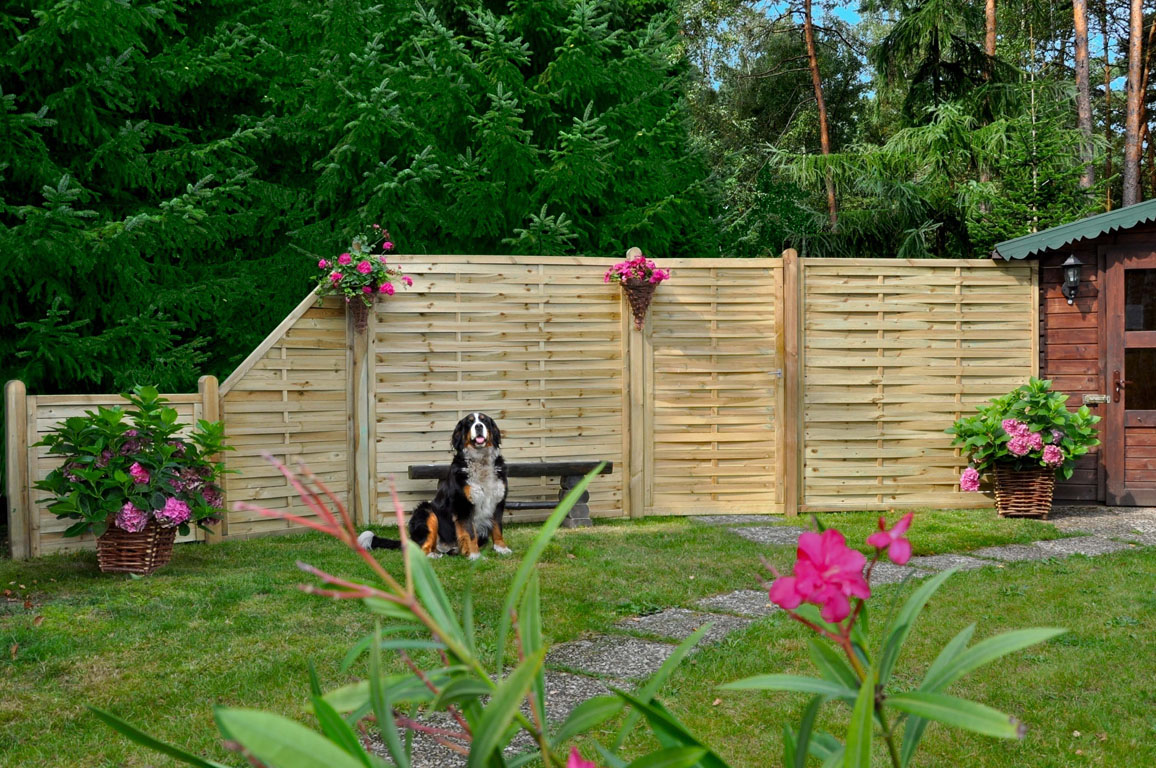 Ambiente mit Lamellenzaun-ECKE 100 x 180/90 cm